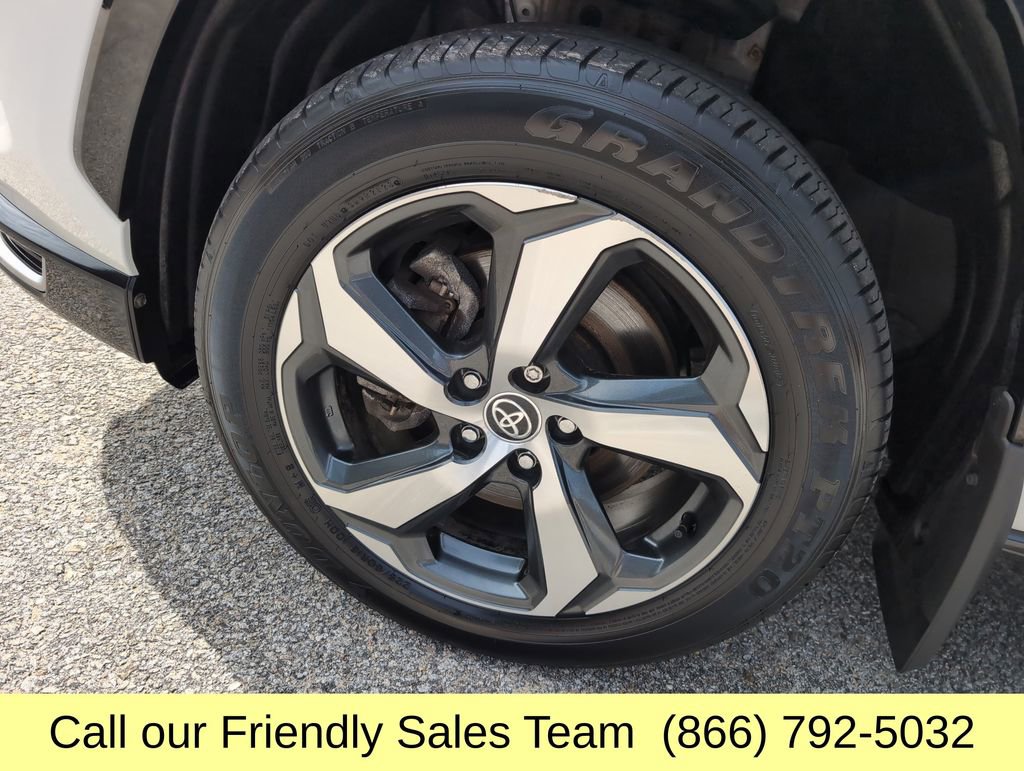 Used 2023 Toyota RAV4 SE w/ Weather & Moonroof Package image 27