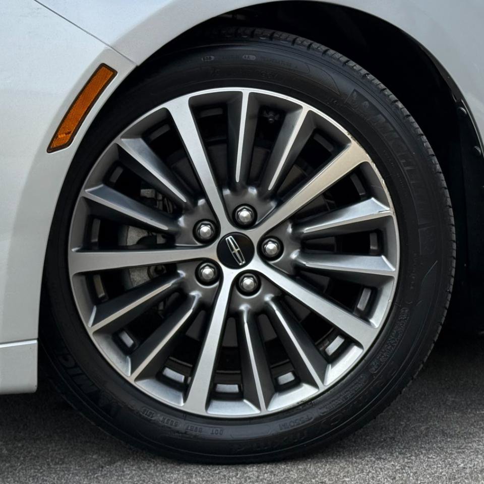 Used 2018 Lincoln MKZ Premiere FWD image 23