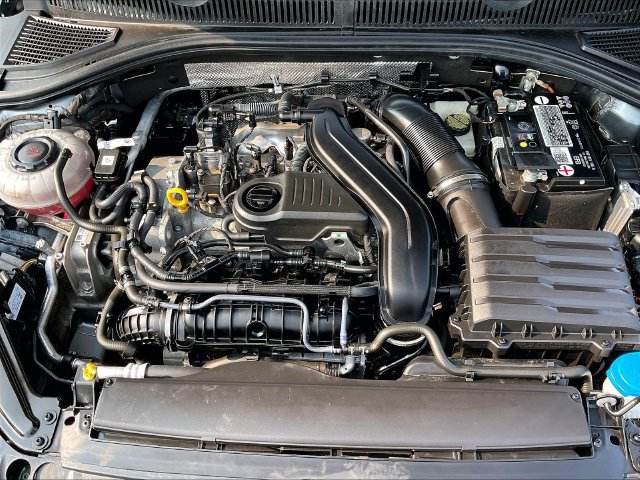 Certified 2022 Volkswagen Jetta SE FWD image 31