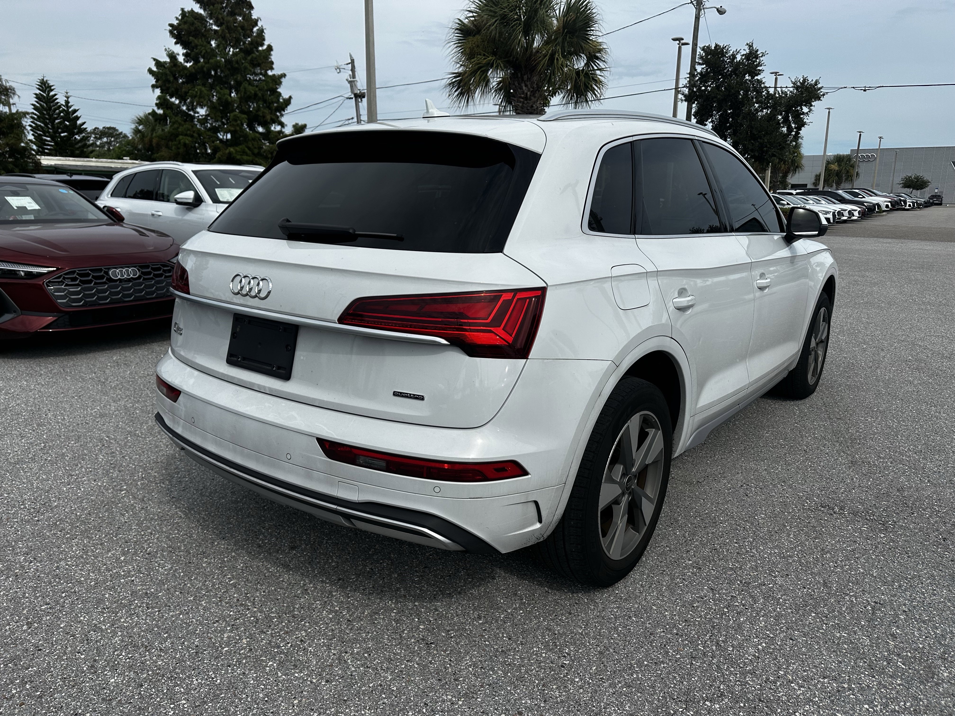 Used 2023 Audi Q5 2.0T Premium Plus w/ Premium Plus Package image 2