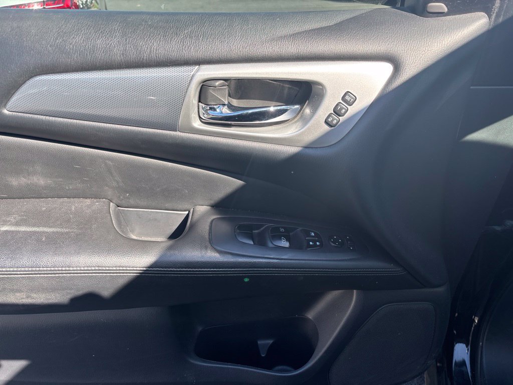 Used 2017 Nissan Pathfinder 4WD image 13