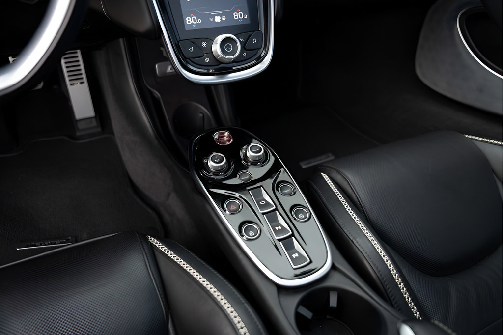 Used 2023 McLaren GT RWD image 43