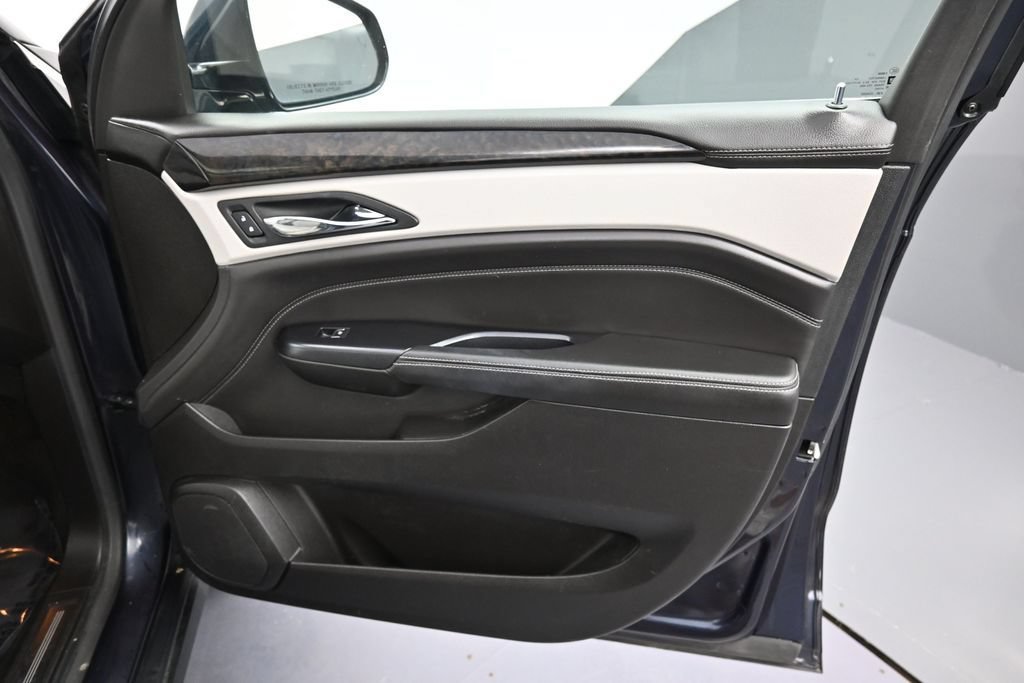 Used 2016 Cadillac SRX Luxury AWD/4WD image 17