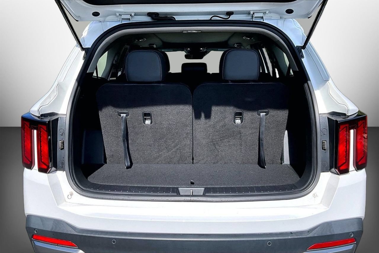 Used 2025 Kia Sorento S w/ Panoramic Sunroof Package FWD image 26
