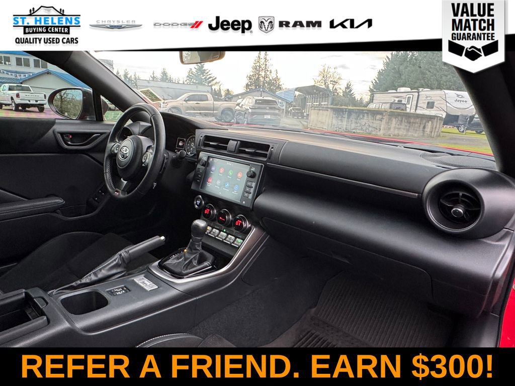 Used 2023 Toyota GR86 Premium w/ ALL Weather Mat Package (TMS) image 29