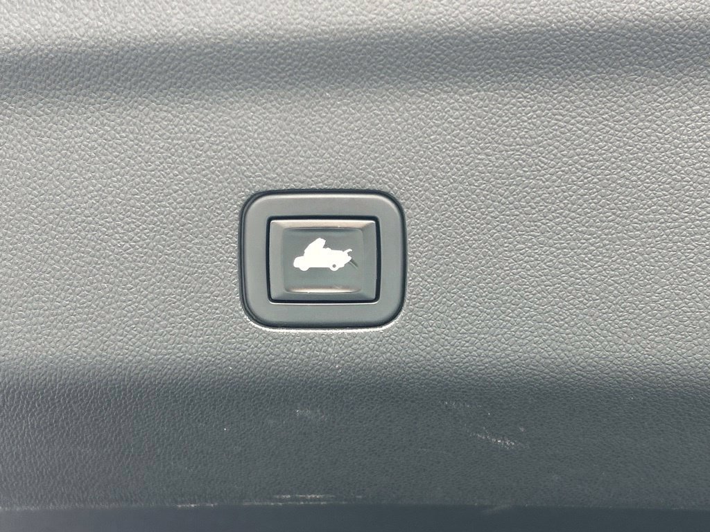 Used 2021 Chevrolet Suburban High Country RWD image 51