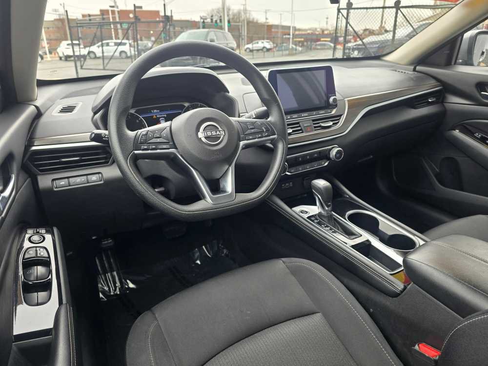 Used 2023 Nissan Altima 2.5 SV image 10