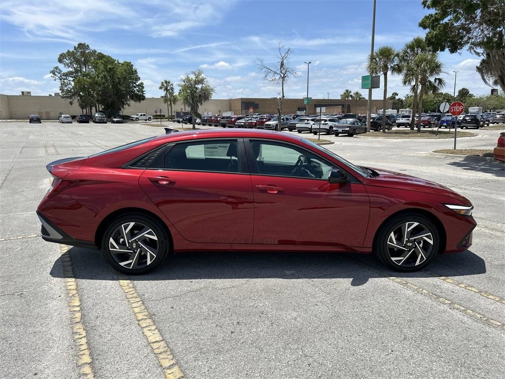 New 2025 Hyundai Elantra SEL image 9