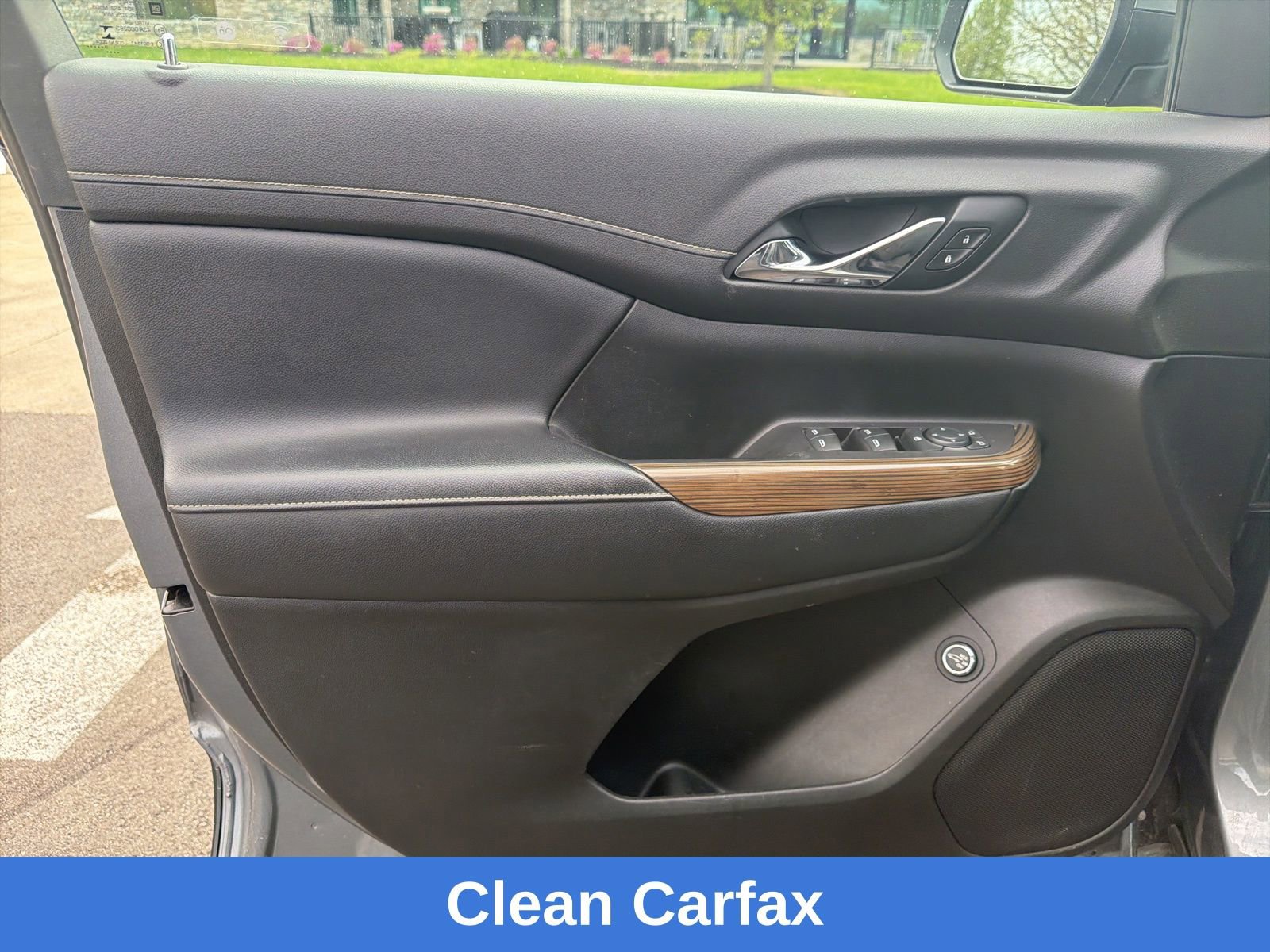 Used 2020 GMC Acadia SLE w/ Driver Convenience Package image 11