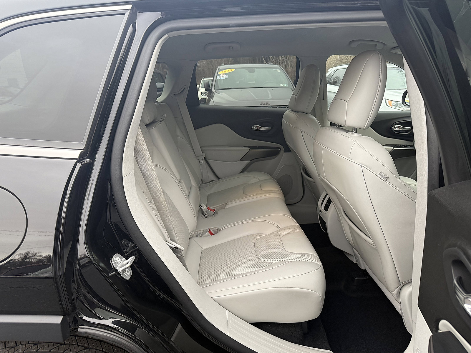 Used 2021 Jeep Cherokee Latitude Lux image 14