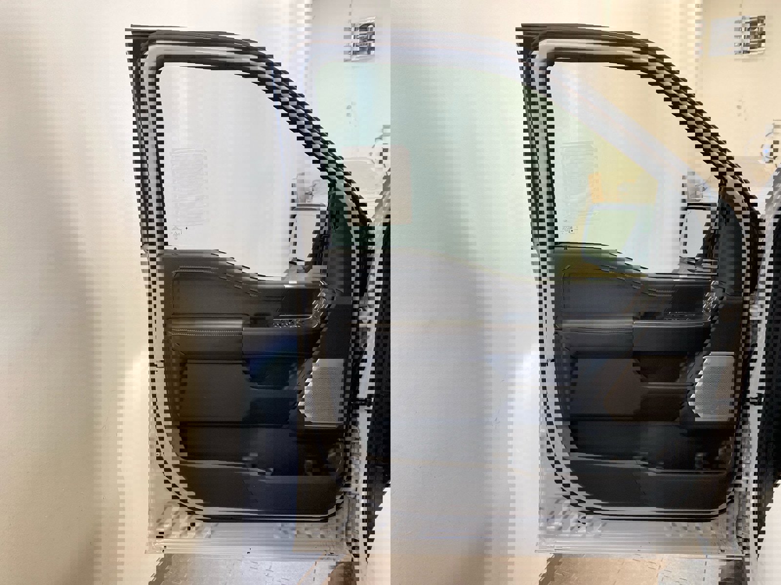 New 2025 Ford F150 Lariat w/ Equipment Group 502A High image 15