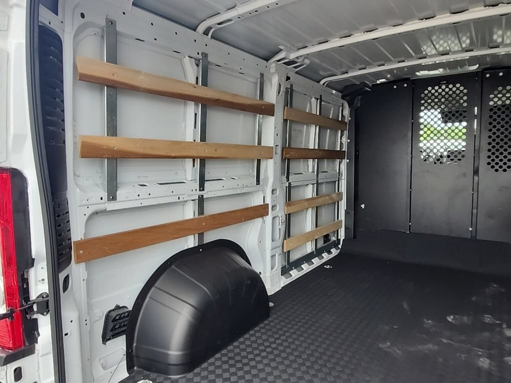 Used 2025 RAM ProMaster 2500 w/ U-Haul Equipment Group FWD image 21