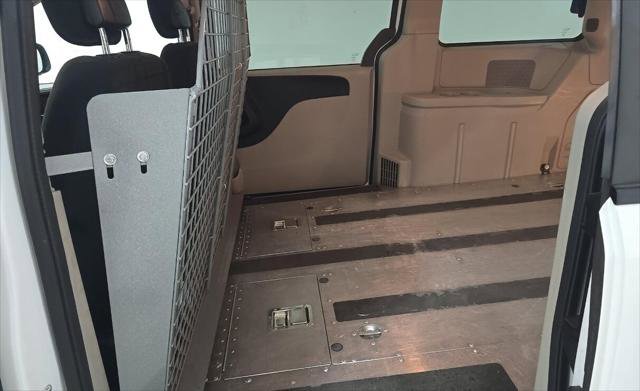 Used 2015 RAM C/V Tradesman FWD image 11