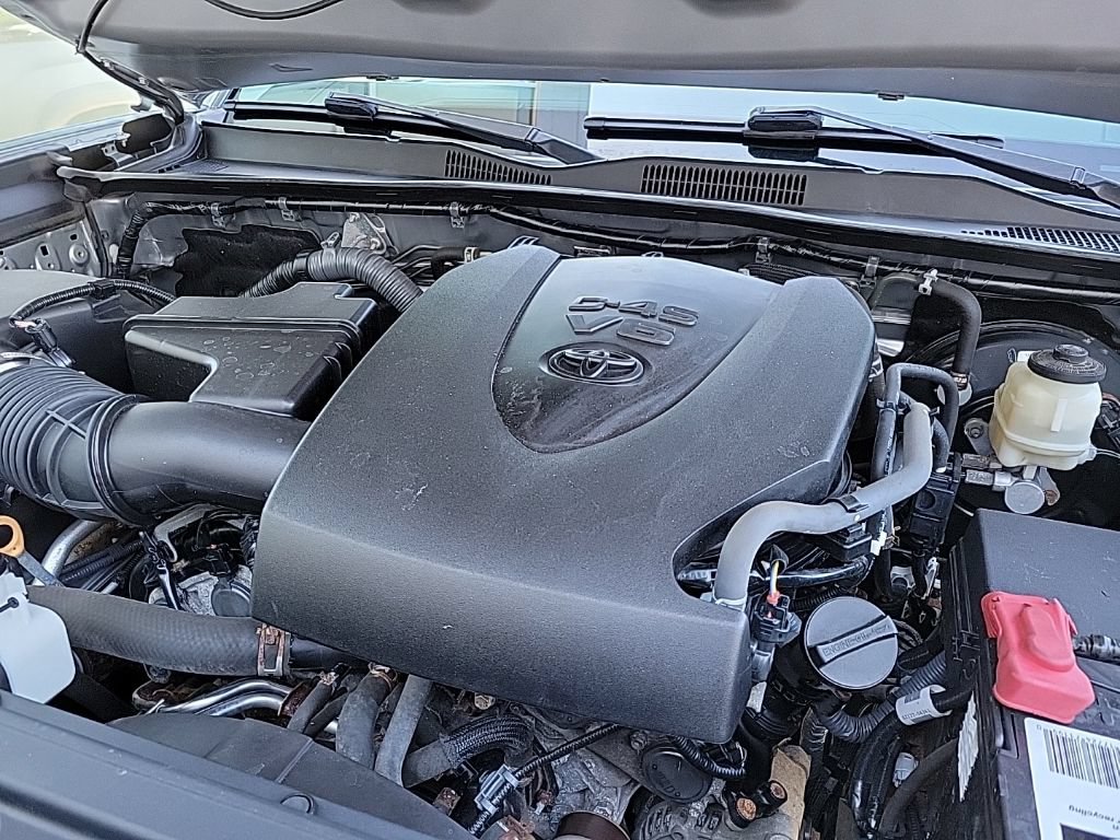 Used 2017 Toyota Tacoma SR5 AWD/4WD image 37