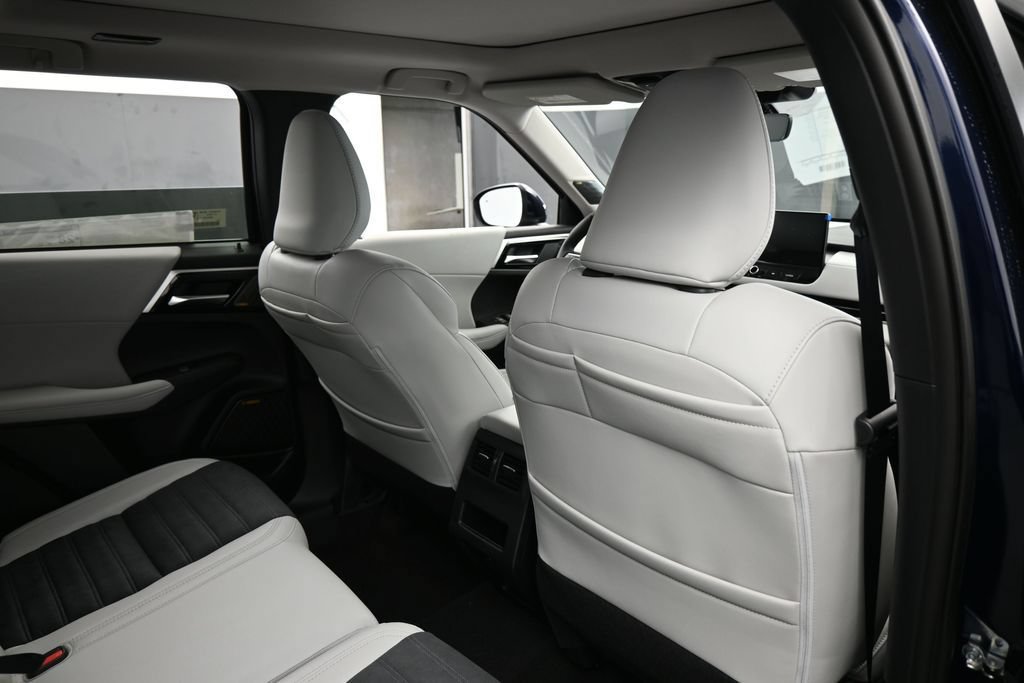 New 2026 Mitsubishi Outlander SE FWD image 50
