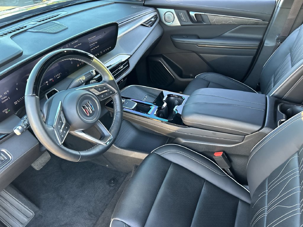 Used 2025 Buick Enclave Avenir w/ Super Cruise Package AWD/4WD image 10