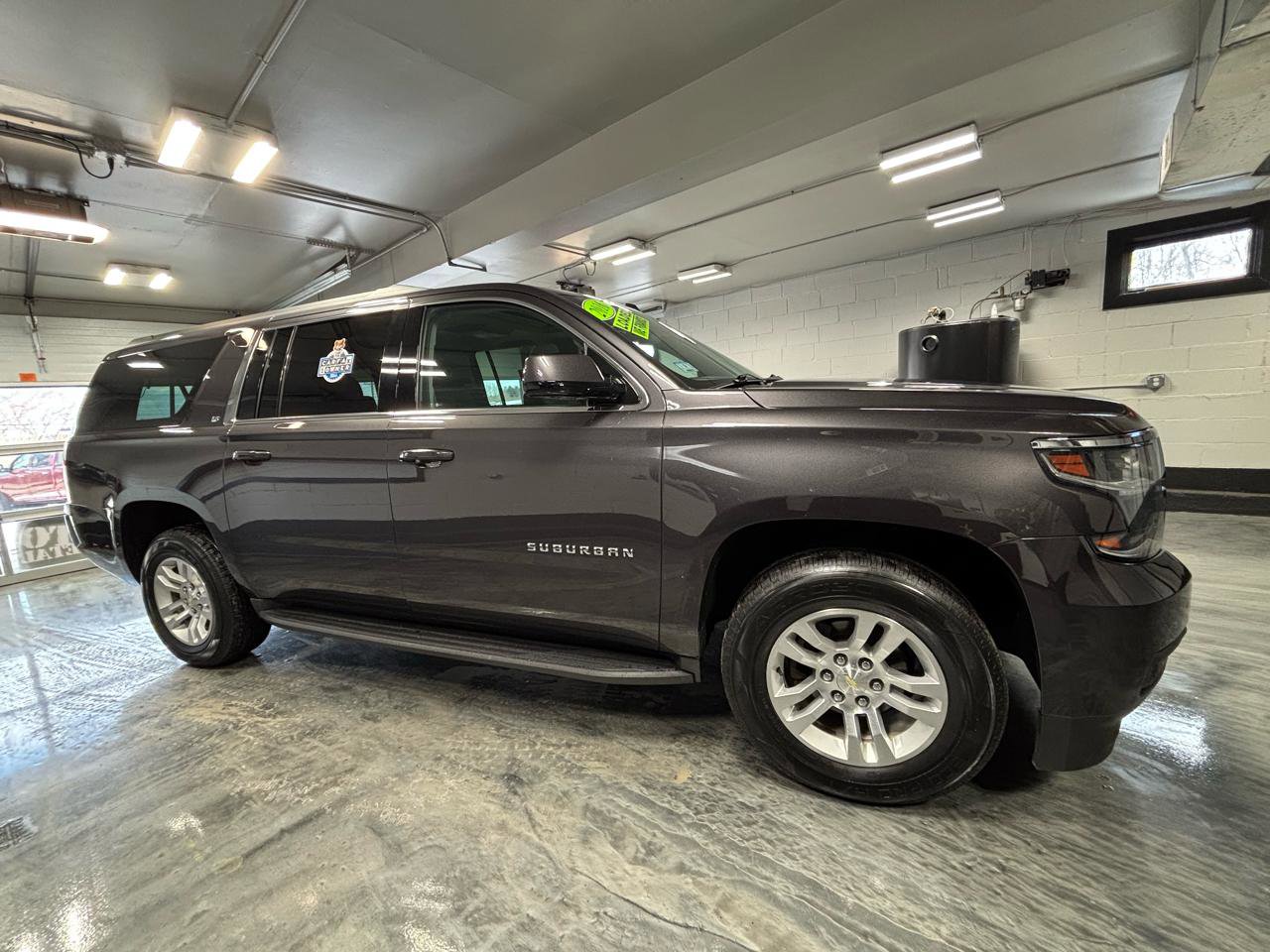 Used 2016 Chevrolet Suburban LT image 10