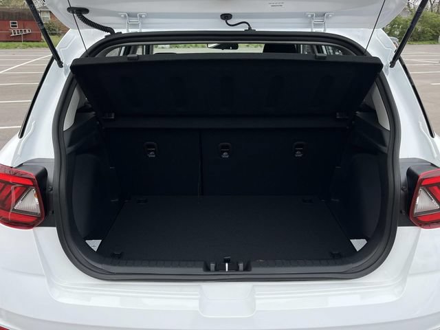 New 2026 Hyundai Venue SEL FWD image 11
