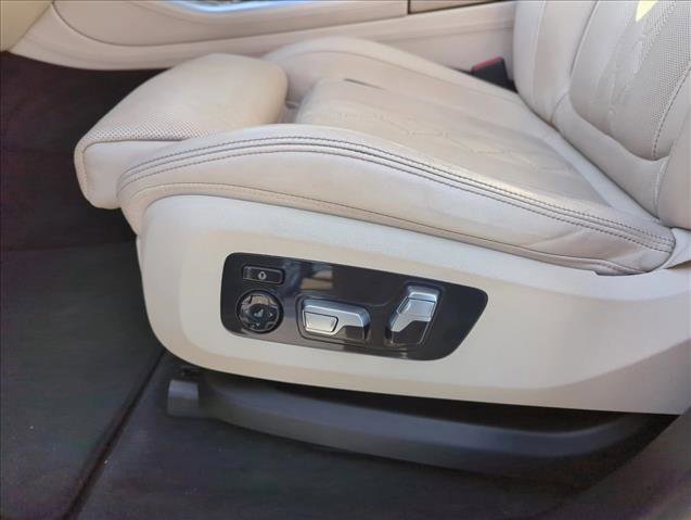 Used 2020 BMW X5 sDrive40i w/ M Sport Package image 12