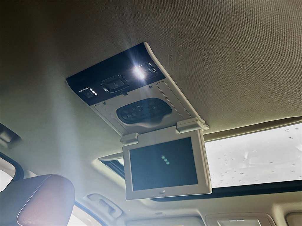 Used 2016 Chevrolet Suburban LTZ image 39