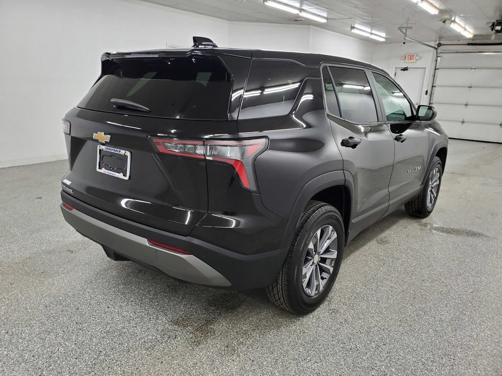 Used 2026 Chevrolet Equinox LT FWD image 4