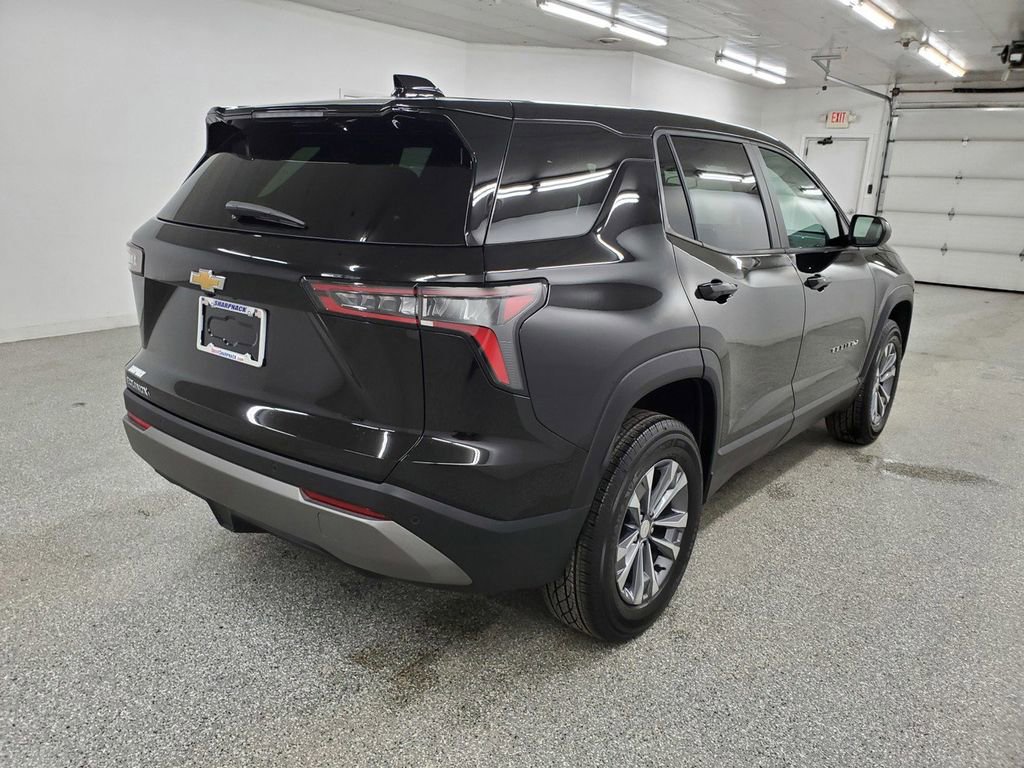 Used 2026 Chevrolet Equinox LT FWD image 4