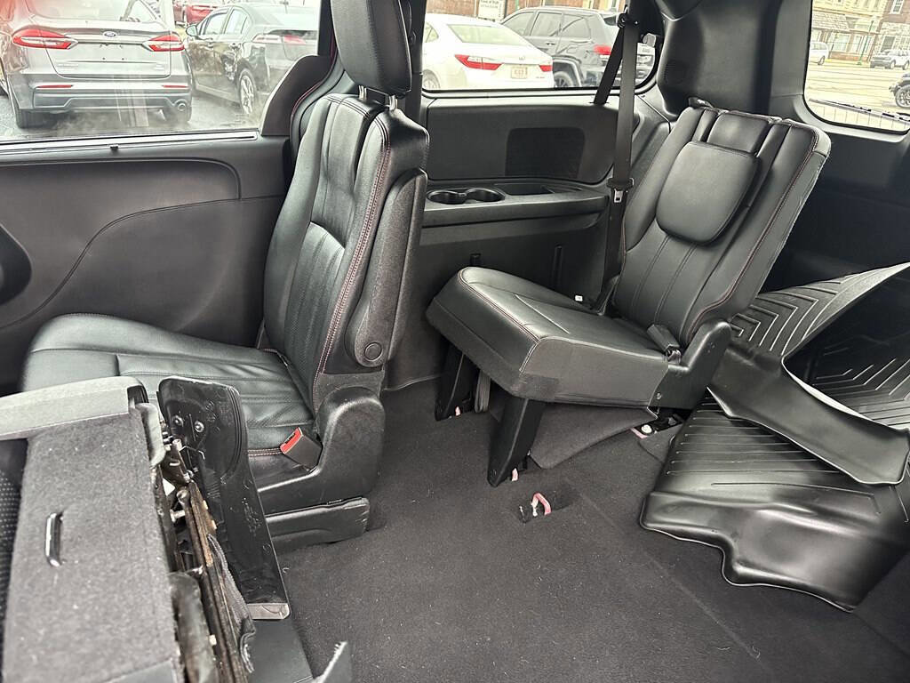 Used 2019 Dodge Grand Caravan GT image 26