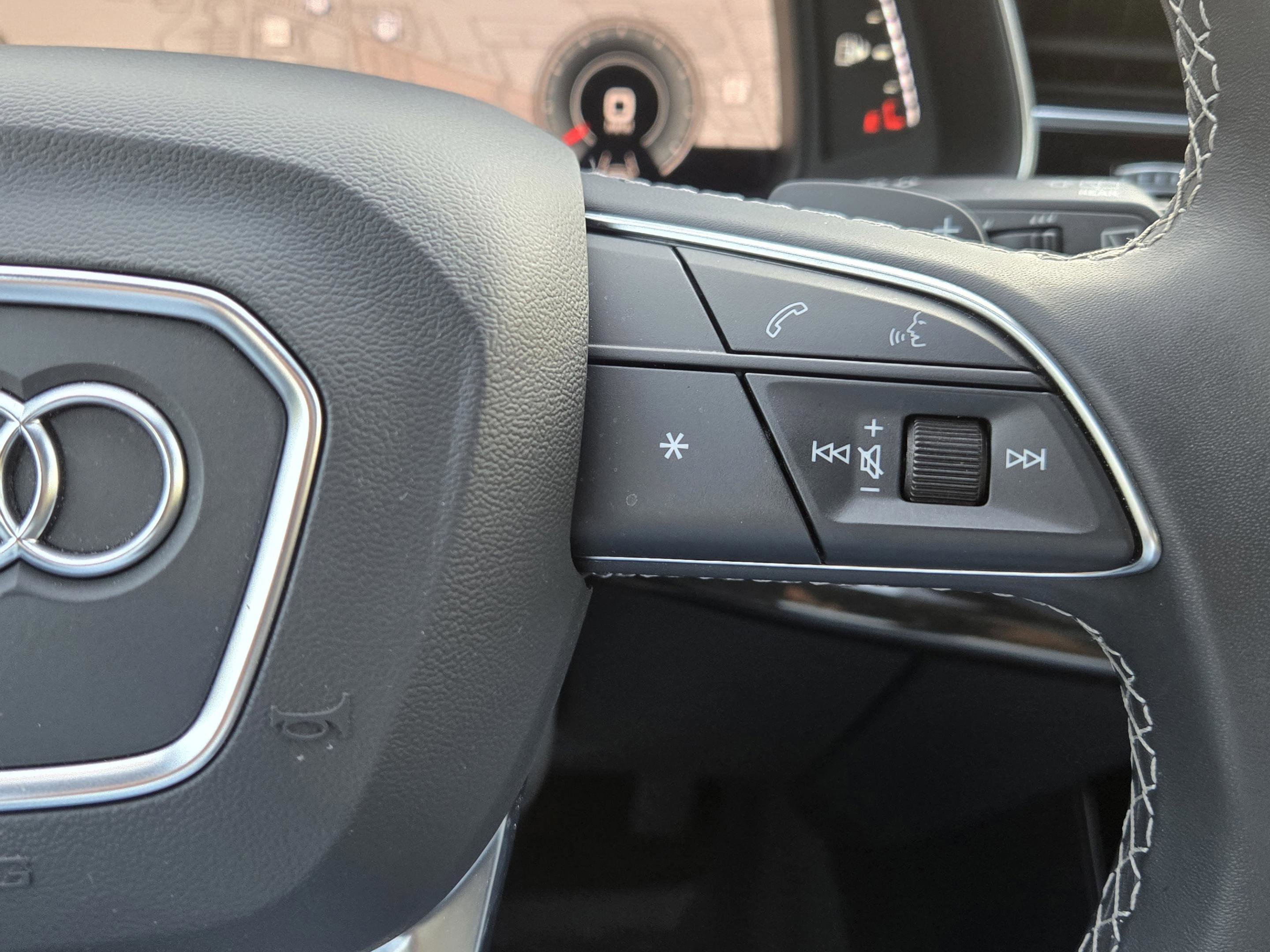 Used 2025 Audi Q7 3.0T Premium w/ Convenience Package image 27