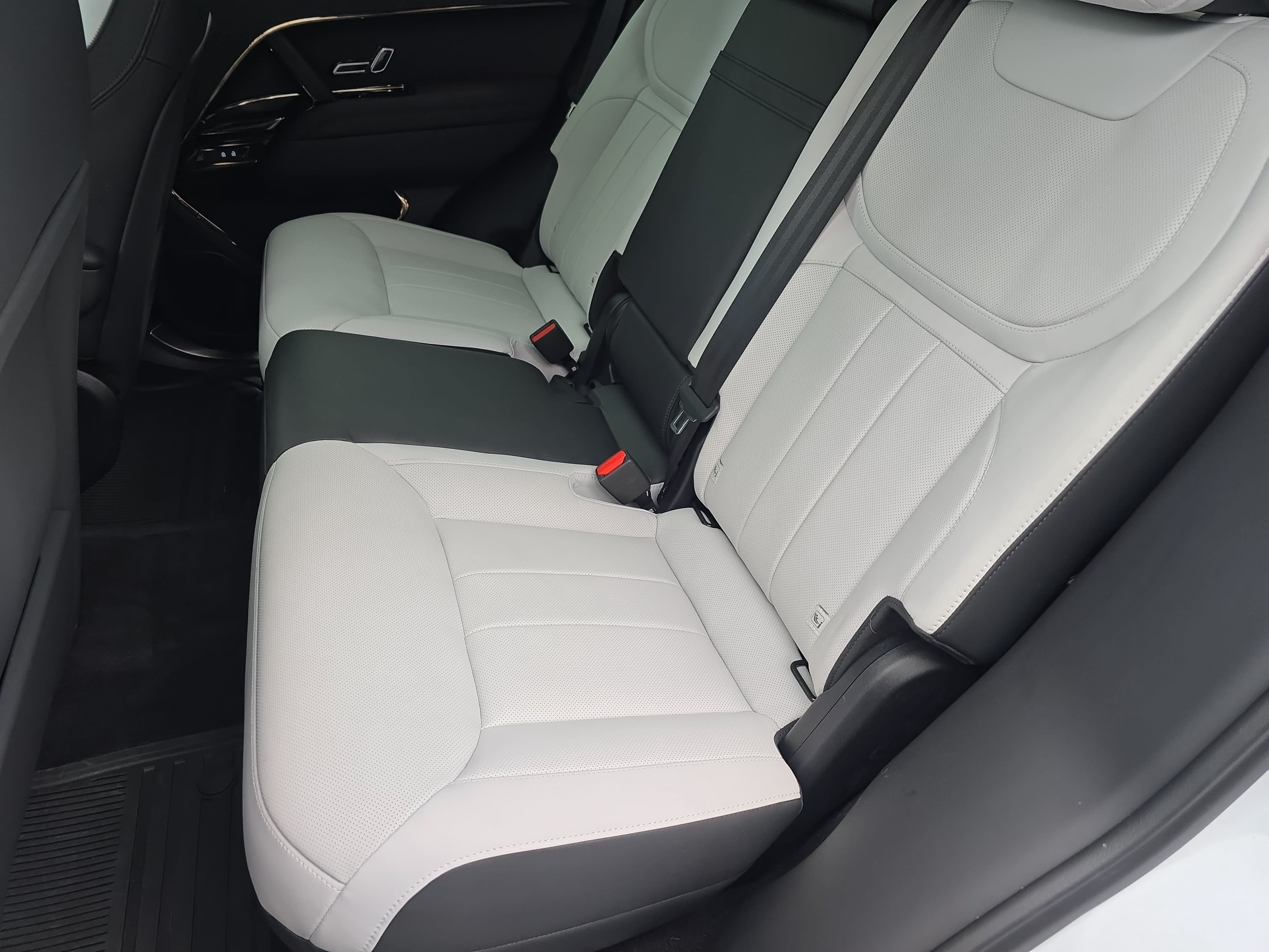 Certified 2024 Land Rover Range Rover Sport Dynamic SE AWD/4WD image 14