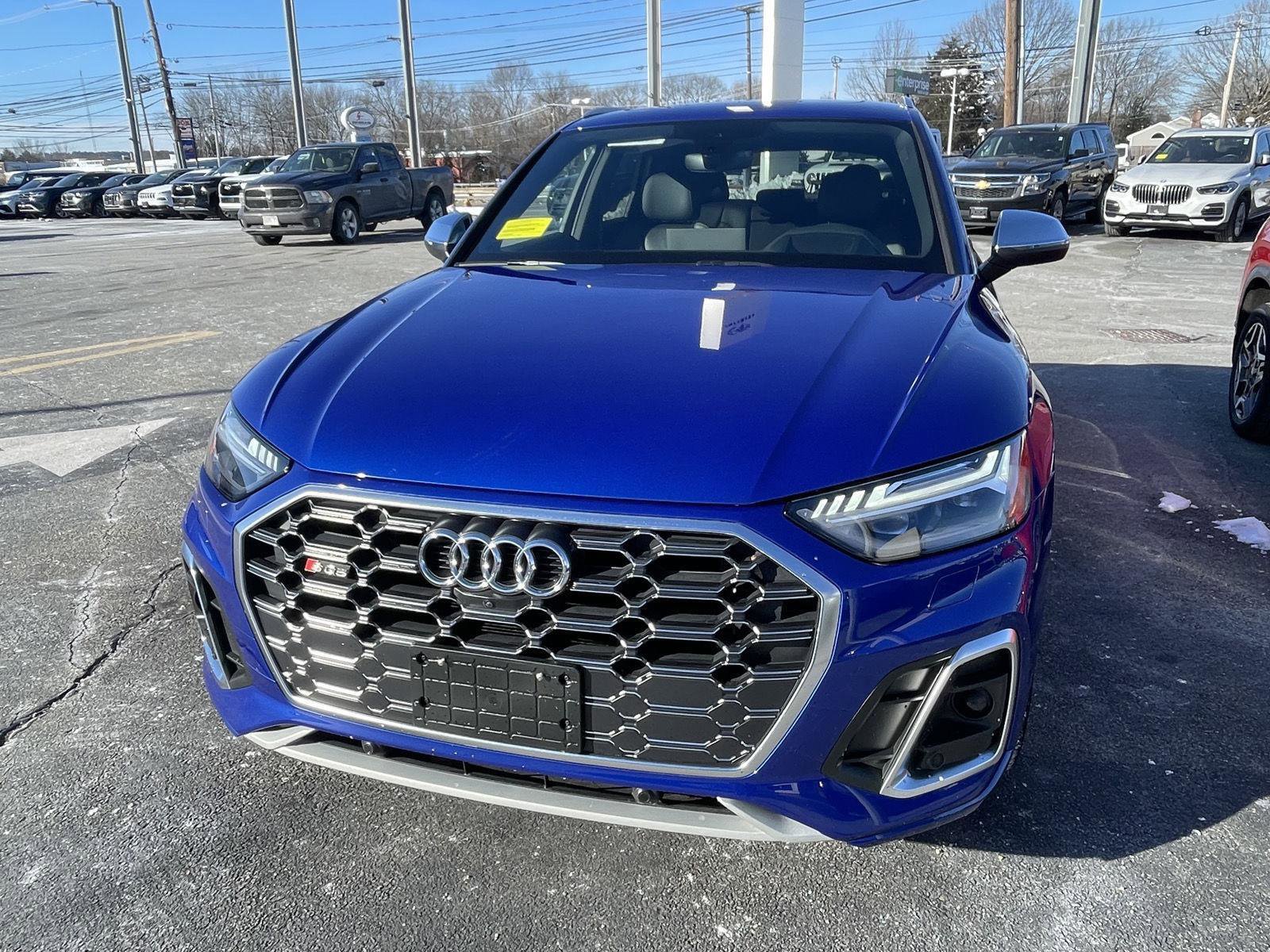 Used 2024 Audi SQ5 Prestige w/ Prestige Package image 3
