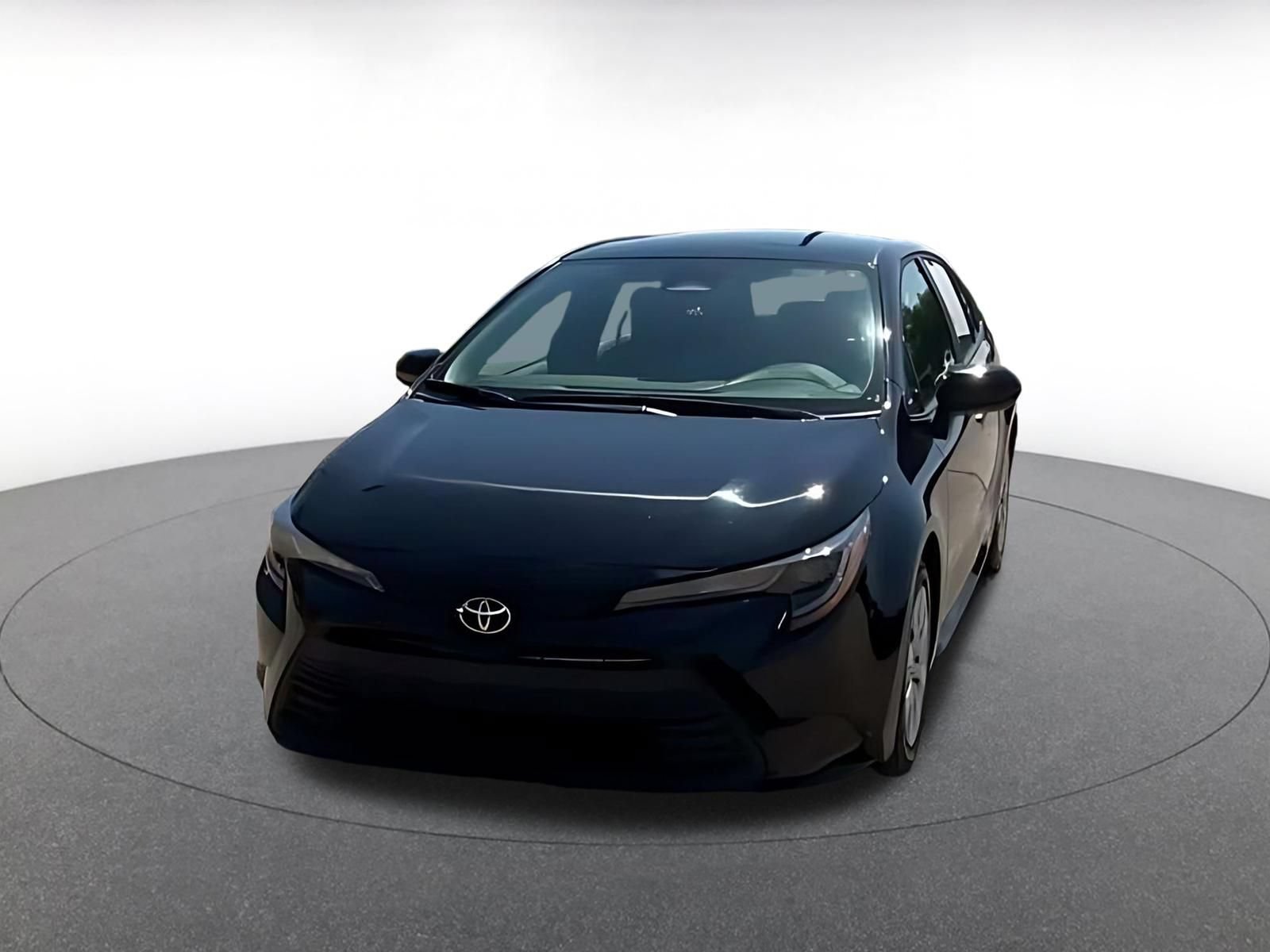 Used 2025 Toyota Corolla LE FWD image 4