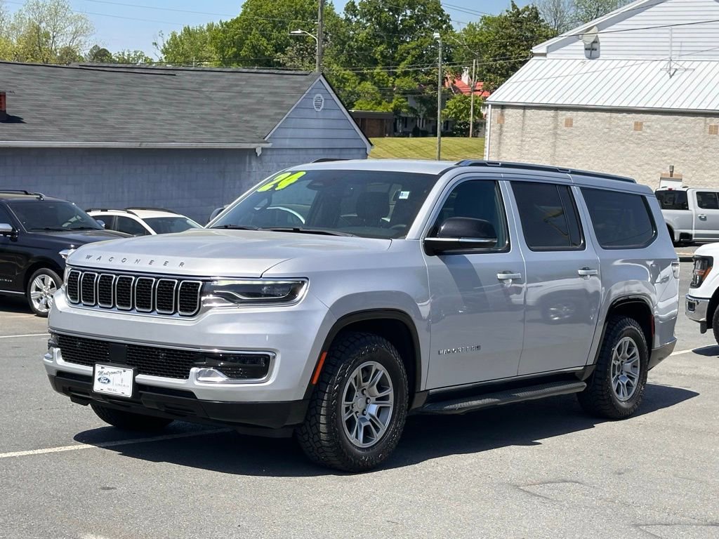 Used 2024 Jeep Wagoneer L 4WD image 2
