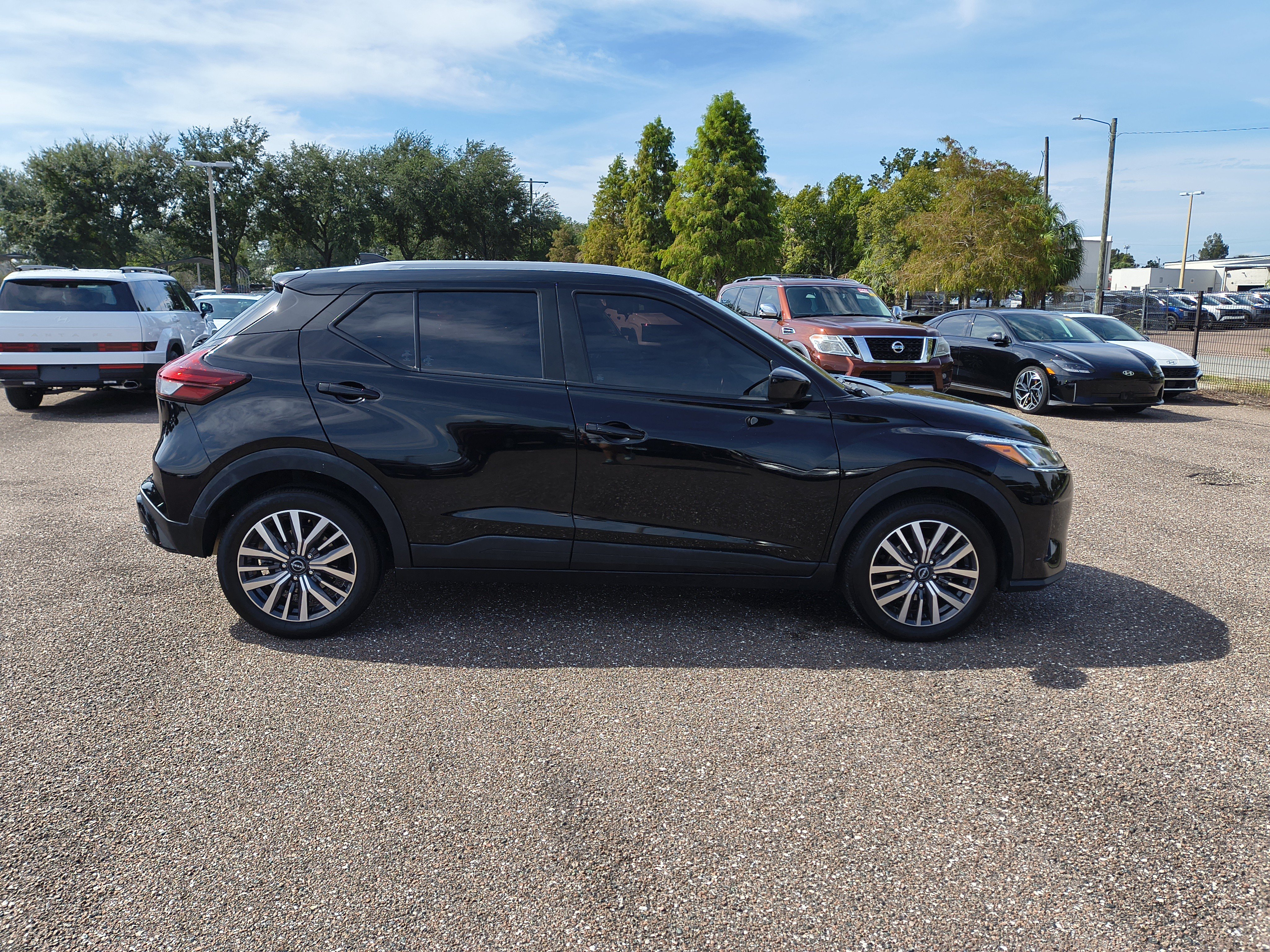Certified 2023 Nissan Kicks SV FWD image 9