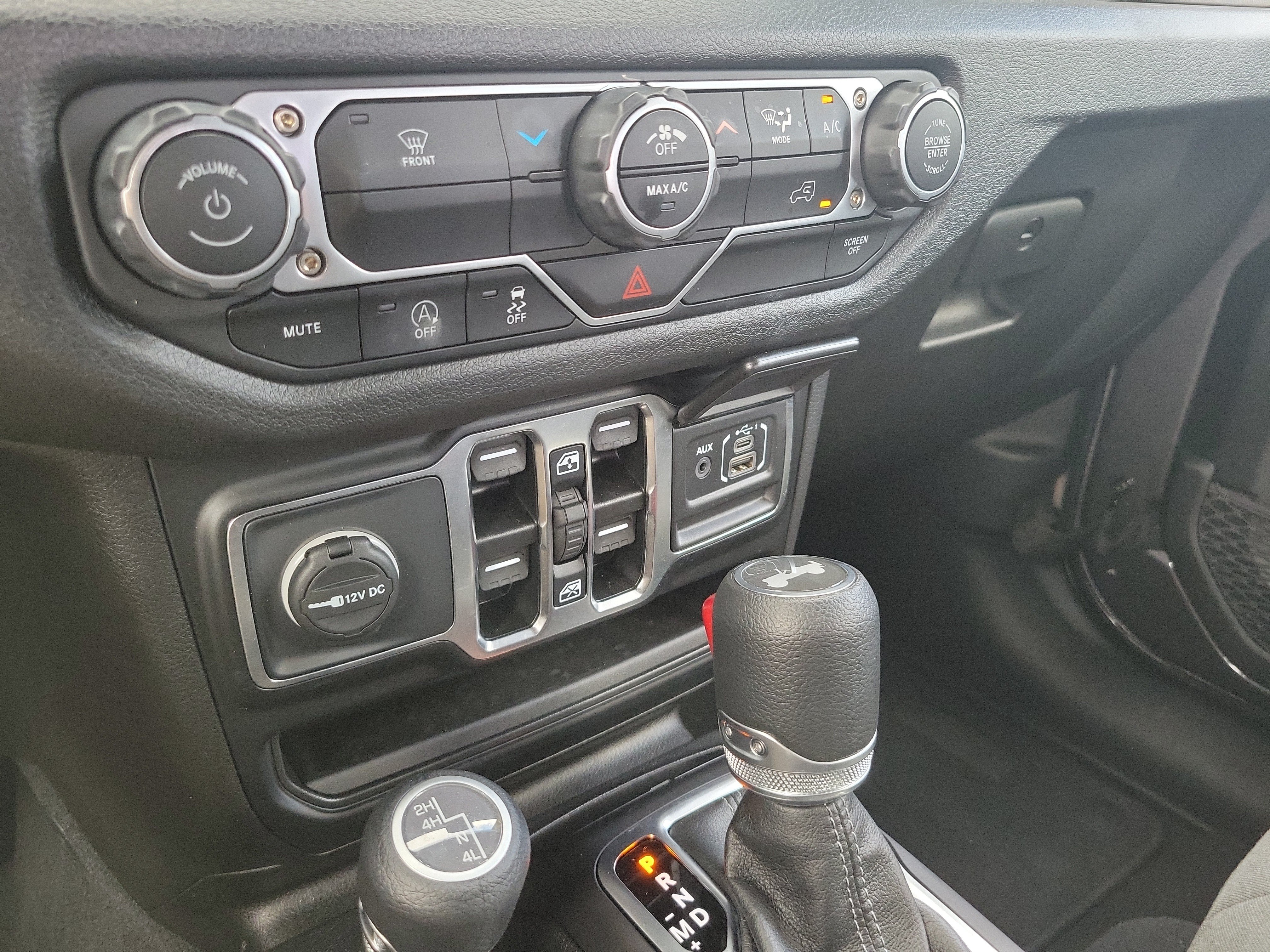 Used 2025 Jeep Wrangler Unlimited Sport AWD/4WD image 24