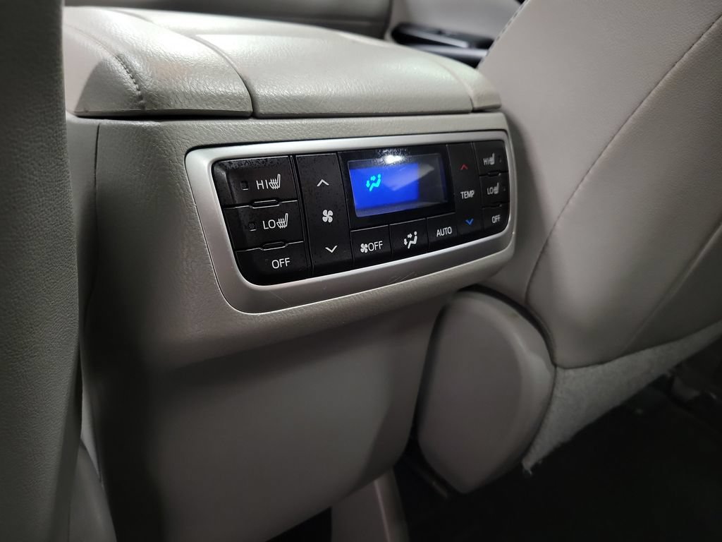 Used 2019 Toyota Highlander Limited Platinum AWD/4WD image 30