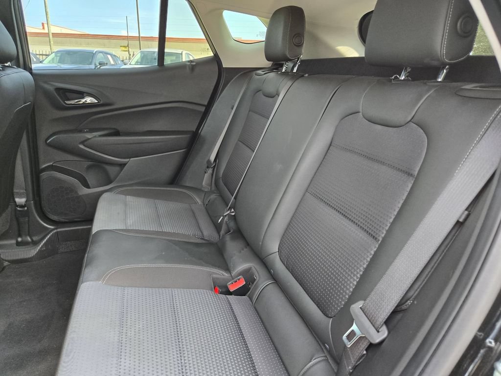 Used 2025 Chevrolet Trax LT w/ LT Convenience Package FWD image 29