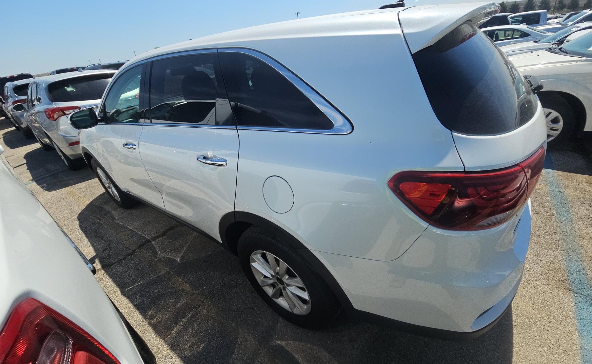 Used 2020 Kia Sorento AWD V6 image 5