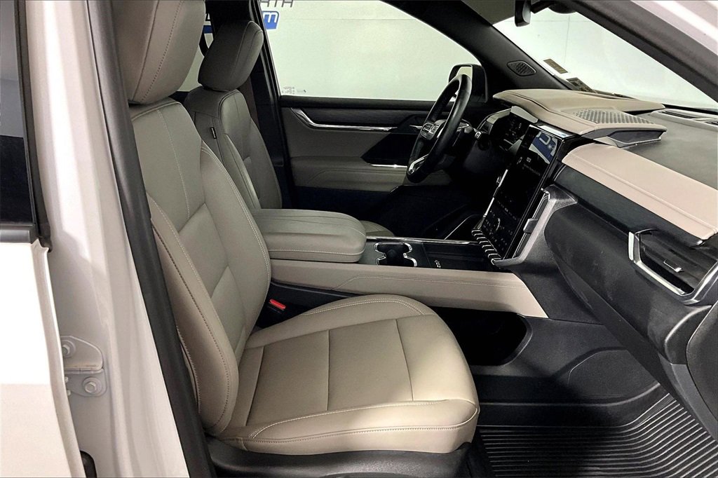 Used 2024 GMC Acadia Elevation w/ Luxury Package image 6