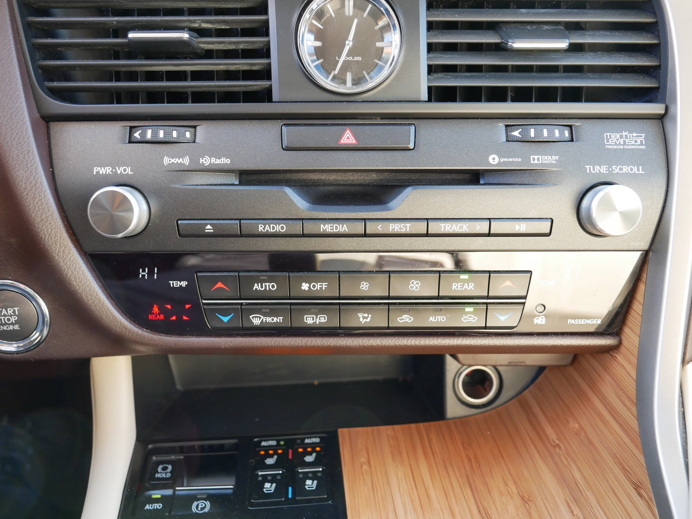 Used 2018 Lexus RX 350L Premium w/ Premium Package image 26