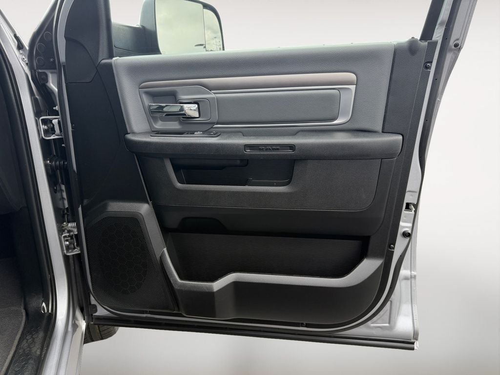 Used 2023 RAM 1500 Classic SLT AWD/4WD image 25