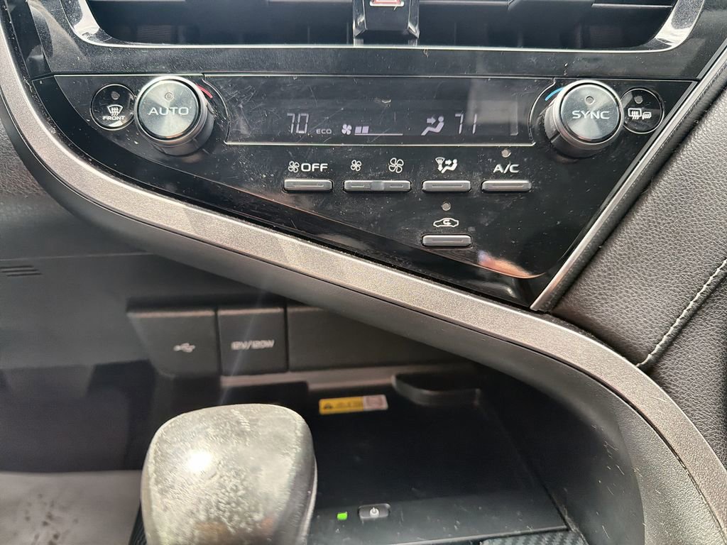 Used 2022 Toyota Camry XSE AWD/4WD image 27
