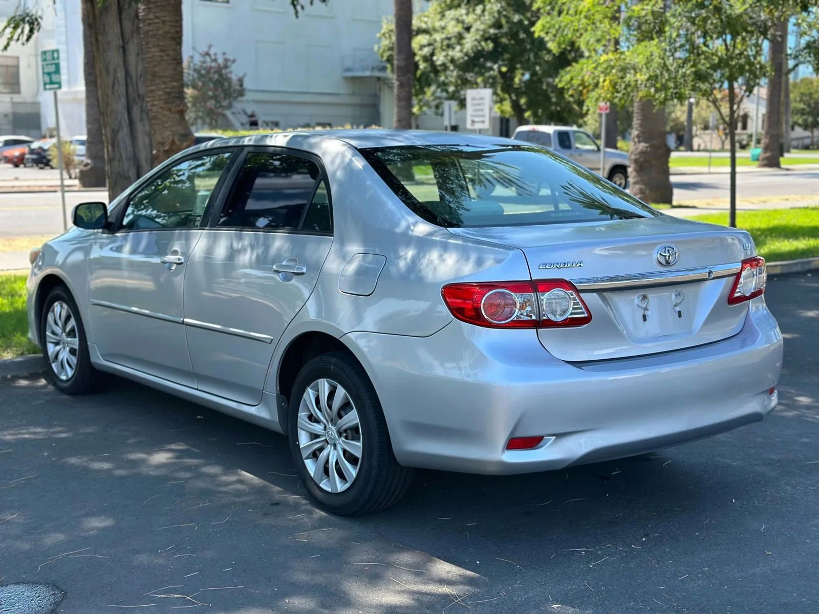 Used 2012 Toyota Corolla LE image 23