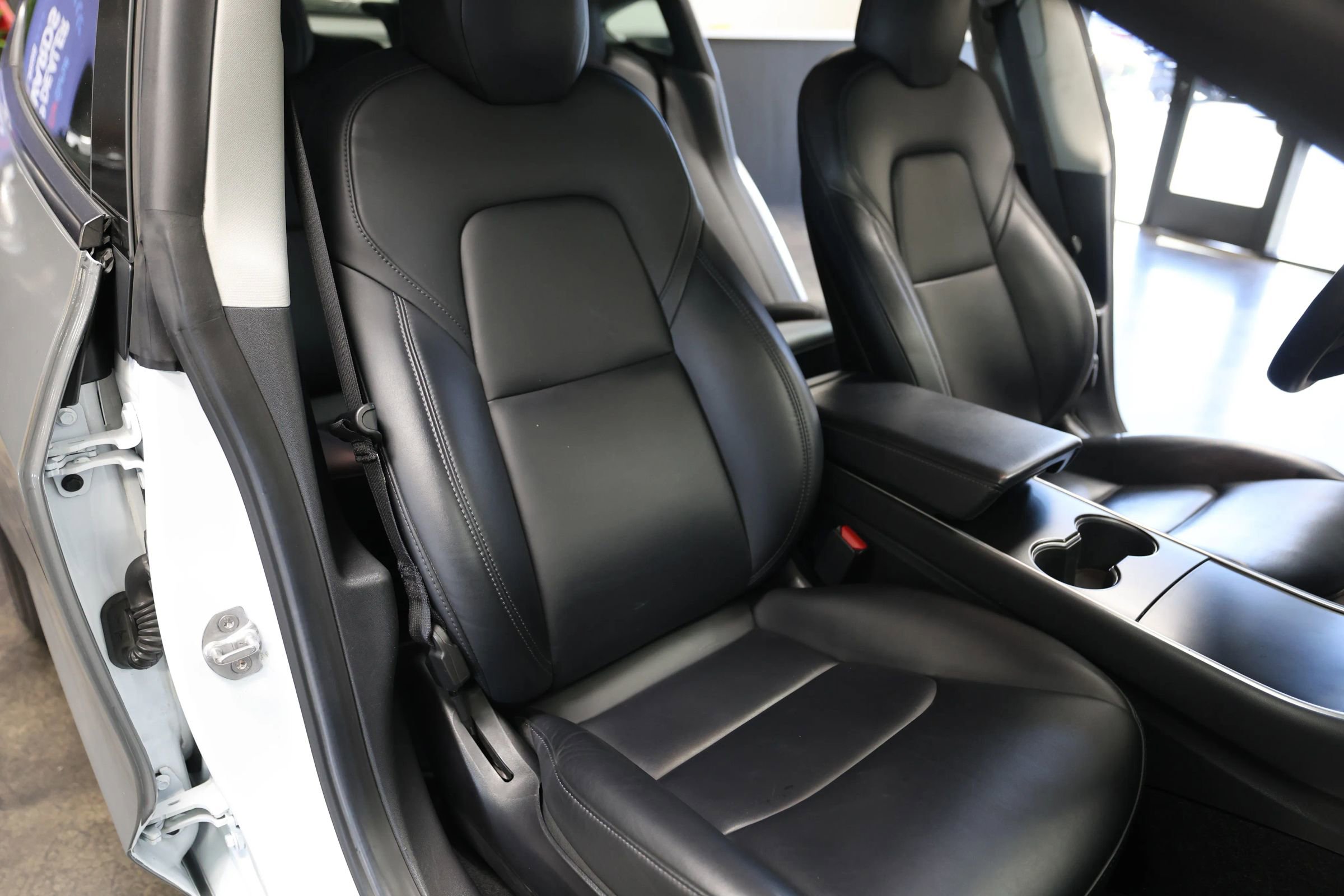 Used 2019 Tesla Model 3 Performance image 34
