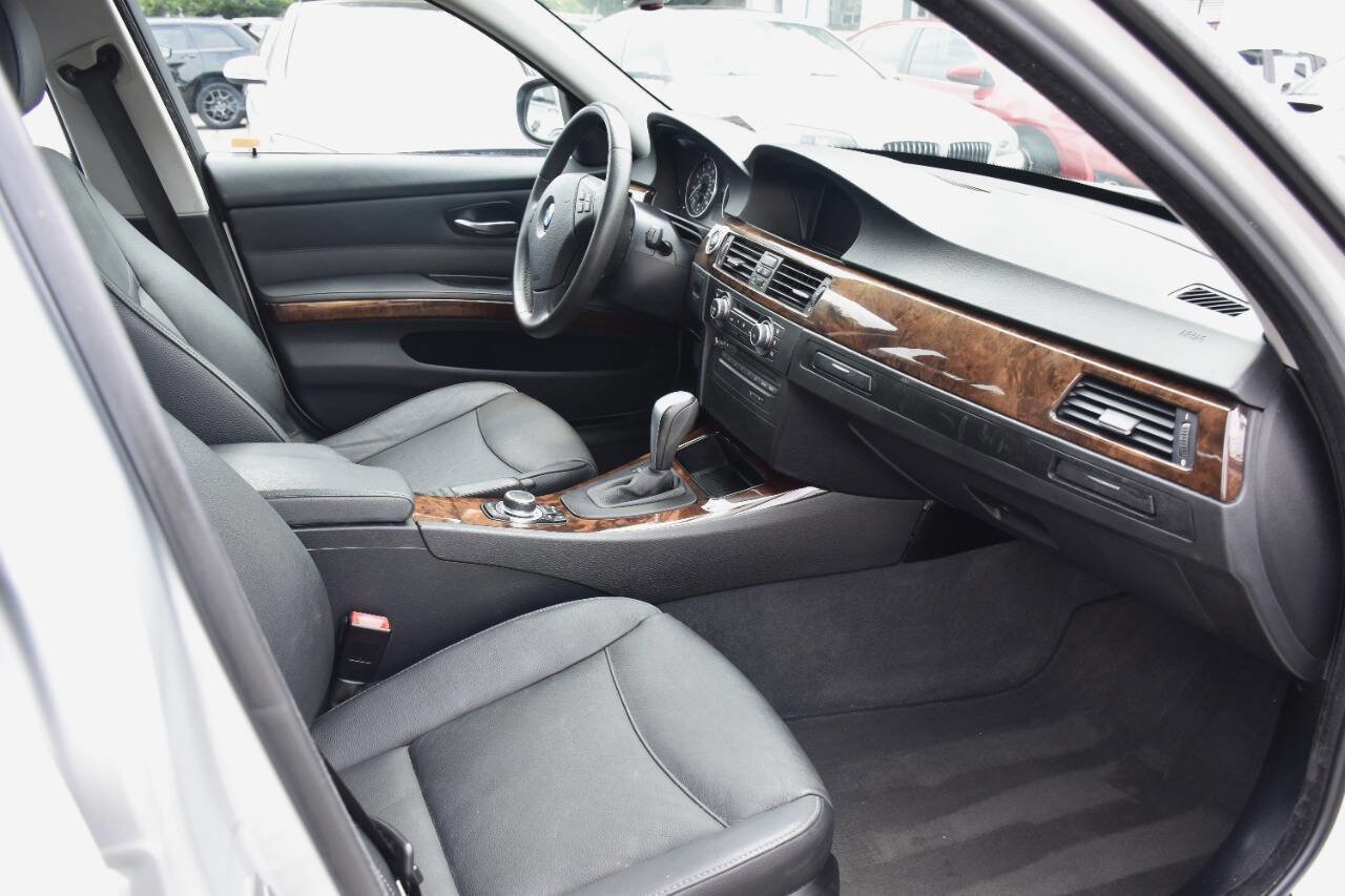 Used 2010 BMW 328i Sedan RWD image 13