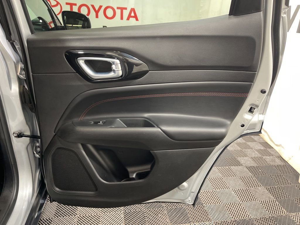 Used 2025 Jeep Compass Trailhawk image 15