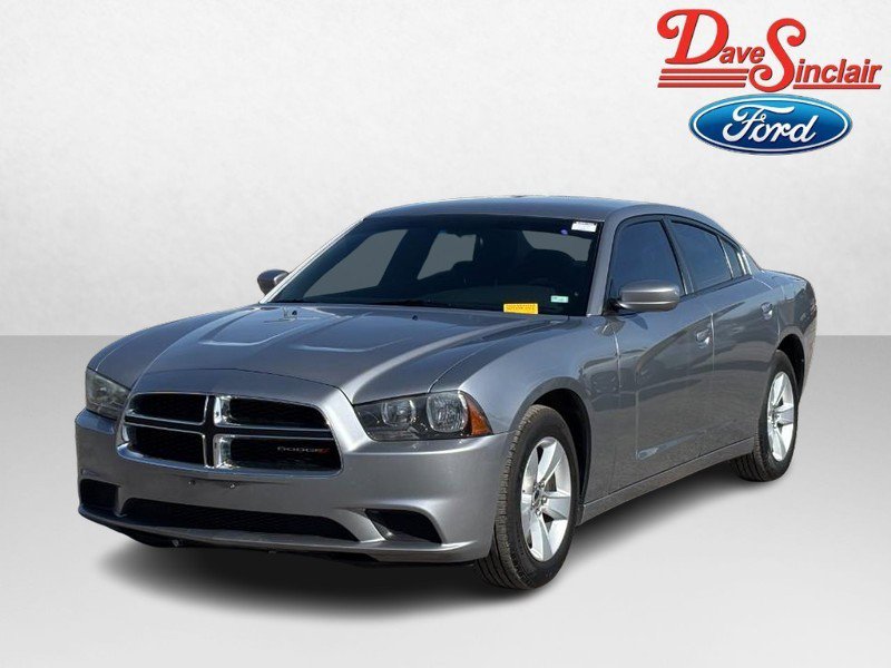 Used 2013 Dodge Charger SE RWD image 1