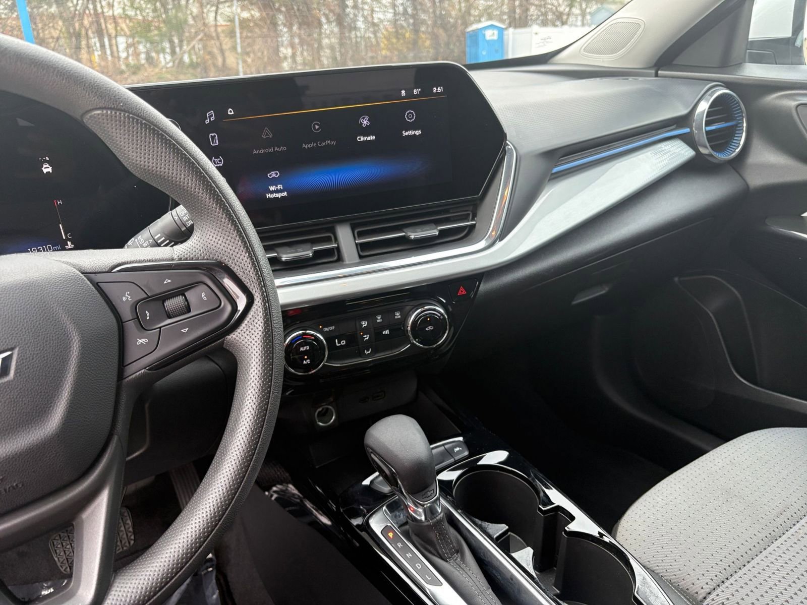 Used 2025 Chevrolet Trax LT image 18