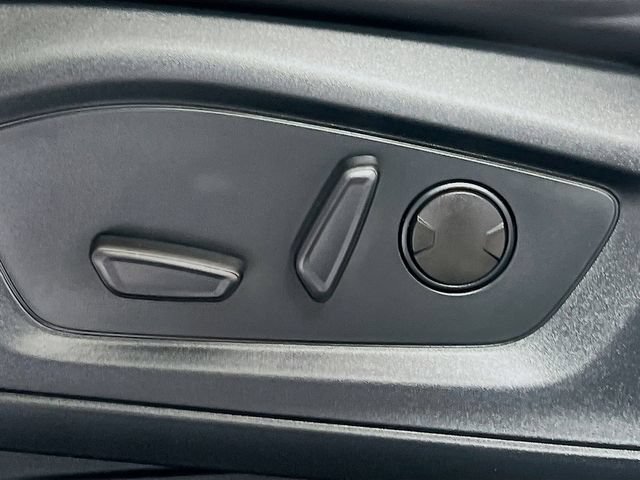 Used 2023 Ford Explorer Platinum w/ Technology Package RWD image 12