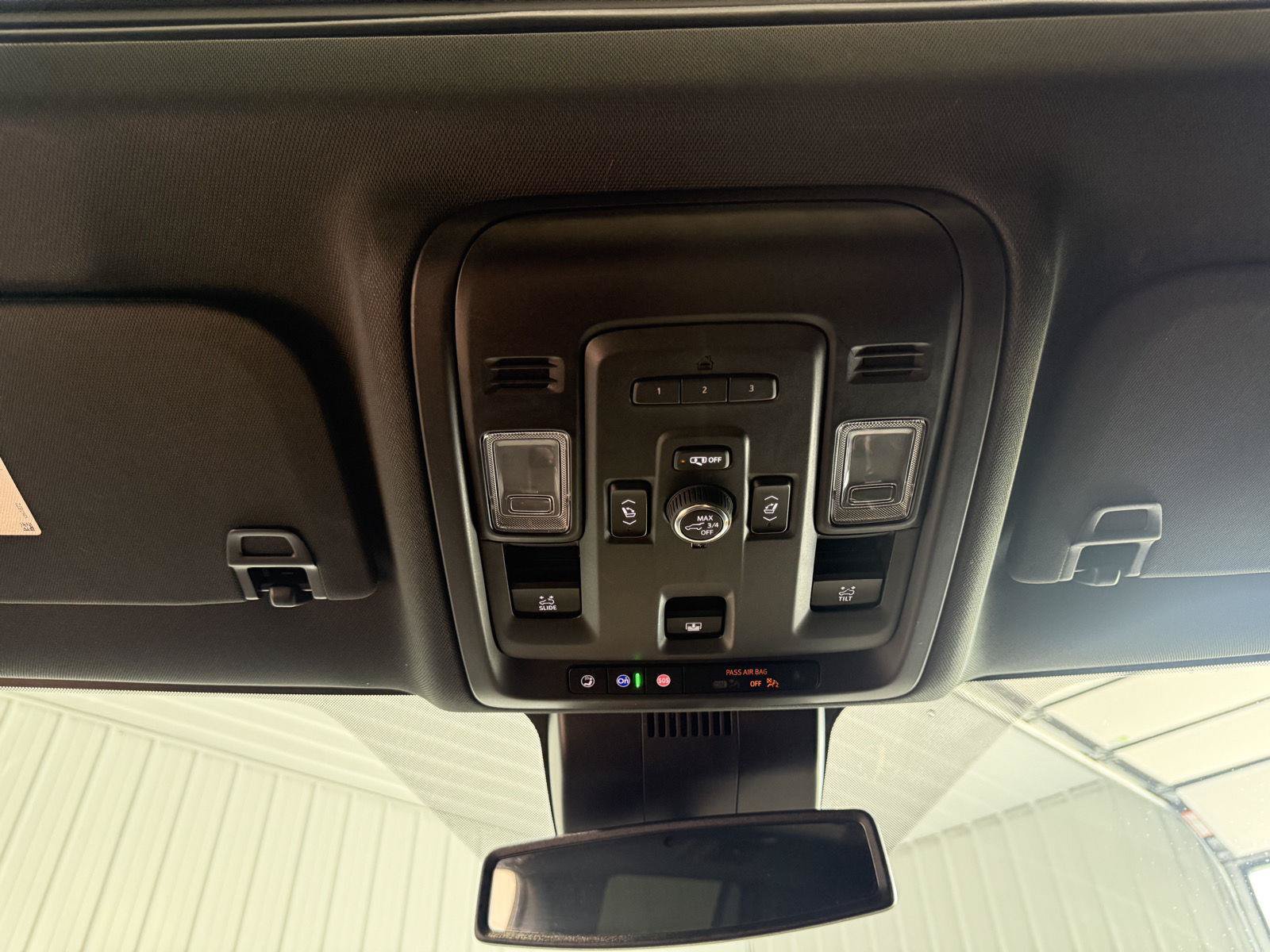 Used 2024 Chevrolet Tahoe RST w/ Luxury Package AWD/4WD image 17