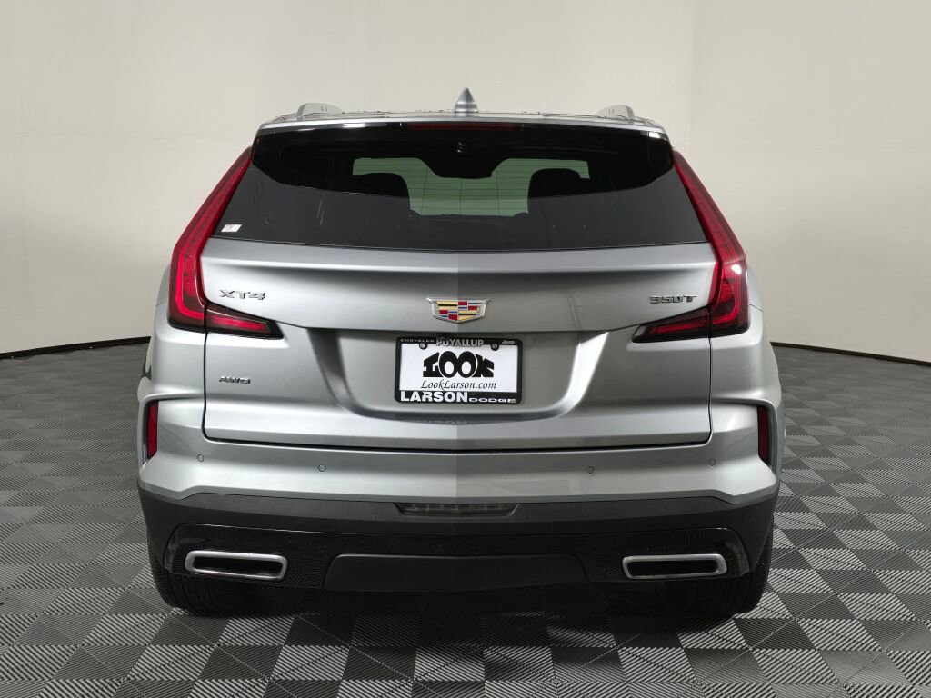 Used 2024 Cadillac XT4 Premium Luxury image 4